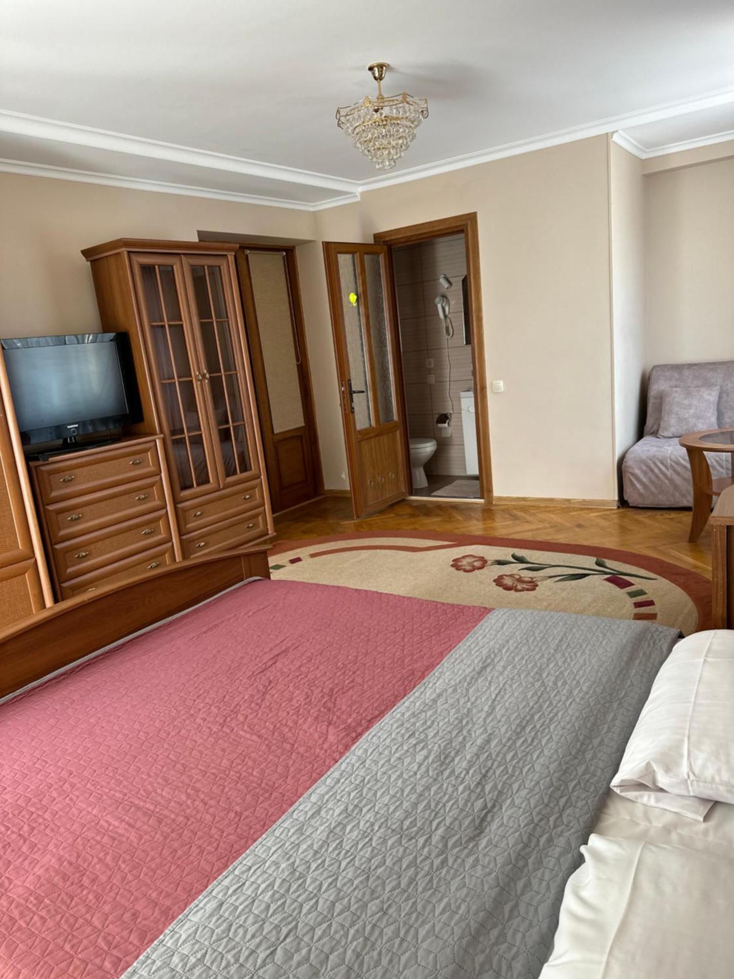 Celebrity Villa Kamjanets-Podilsky Buitenkant foto
