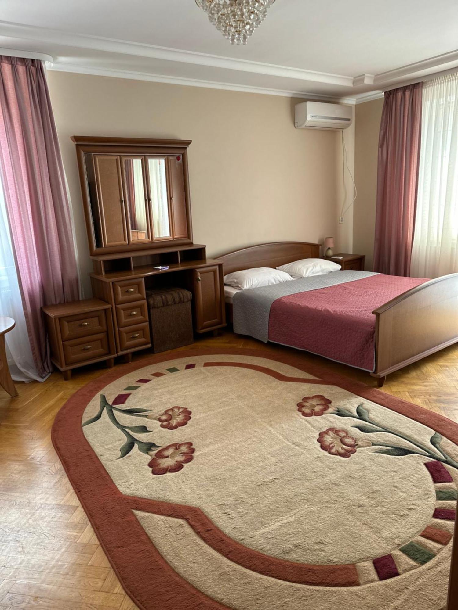 Celebrity Villa Kamjanets-Podilsky Buitenkant foto