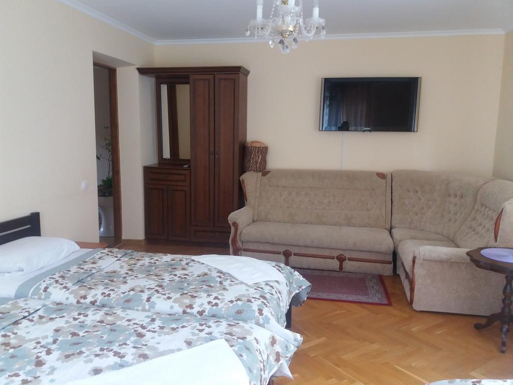 Celebrity Villa Kamjanets-Podilsky Buitenkant foto