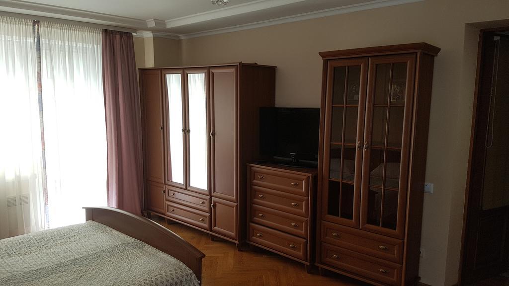 Celebrity Villa Kamjanets-Podilsky Buitenkant foto